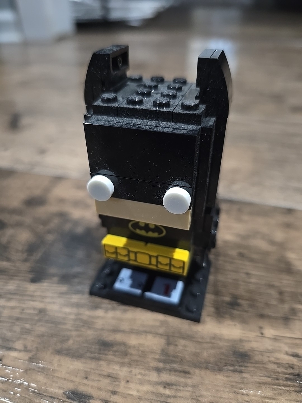 Batman Brickheadz #41585 - Black and Yellow Mini Build